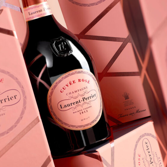 Gift Boxes in Champagne: The Art of Offering Elegance