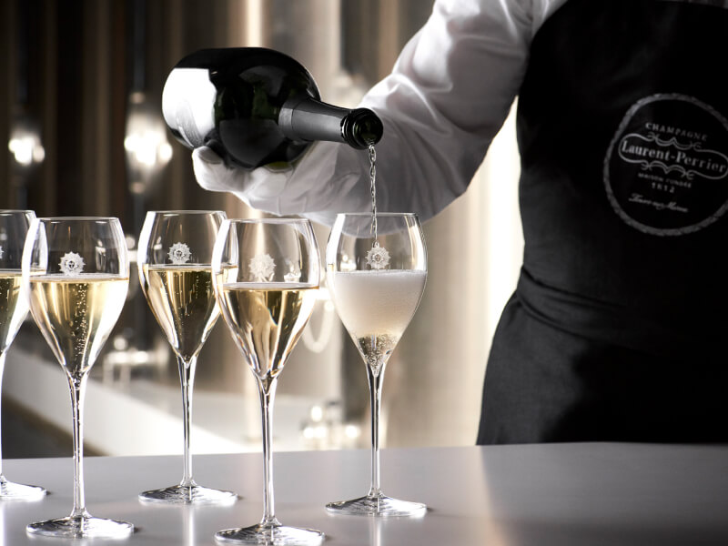 Le service champagne cover