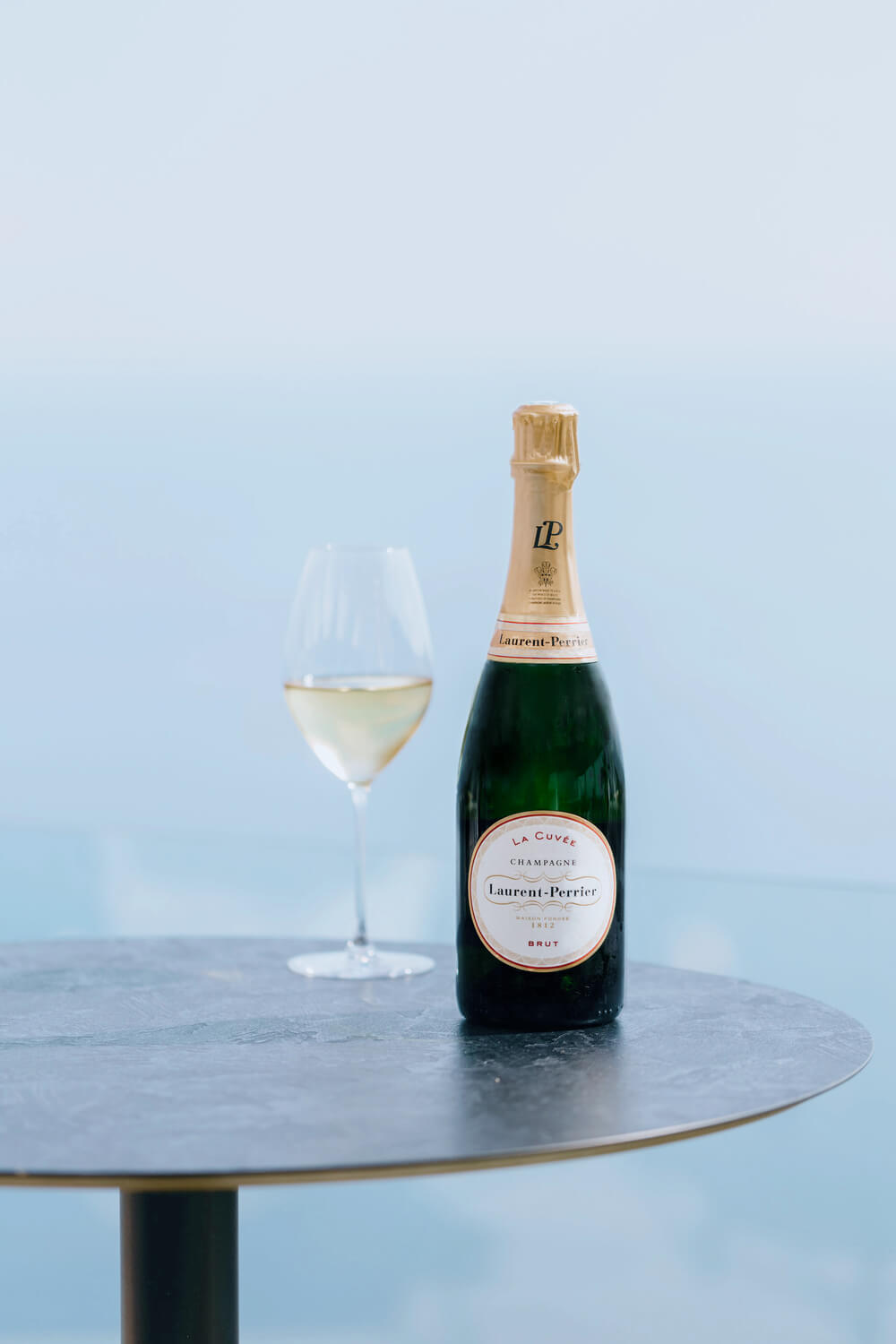 Brut Champagne La Cuvée in a glass