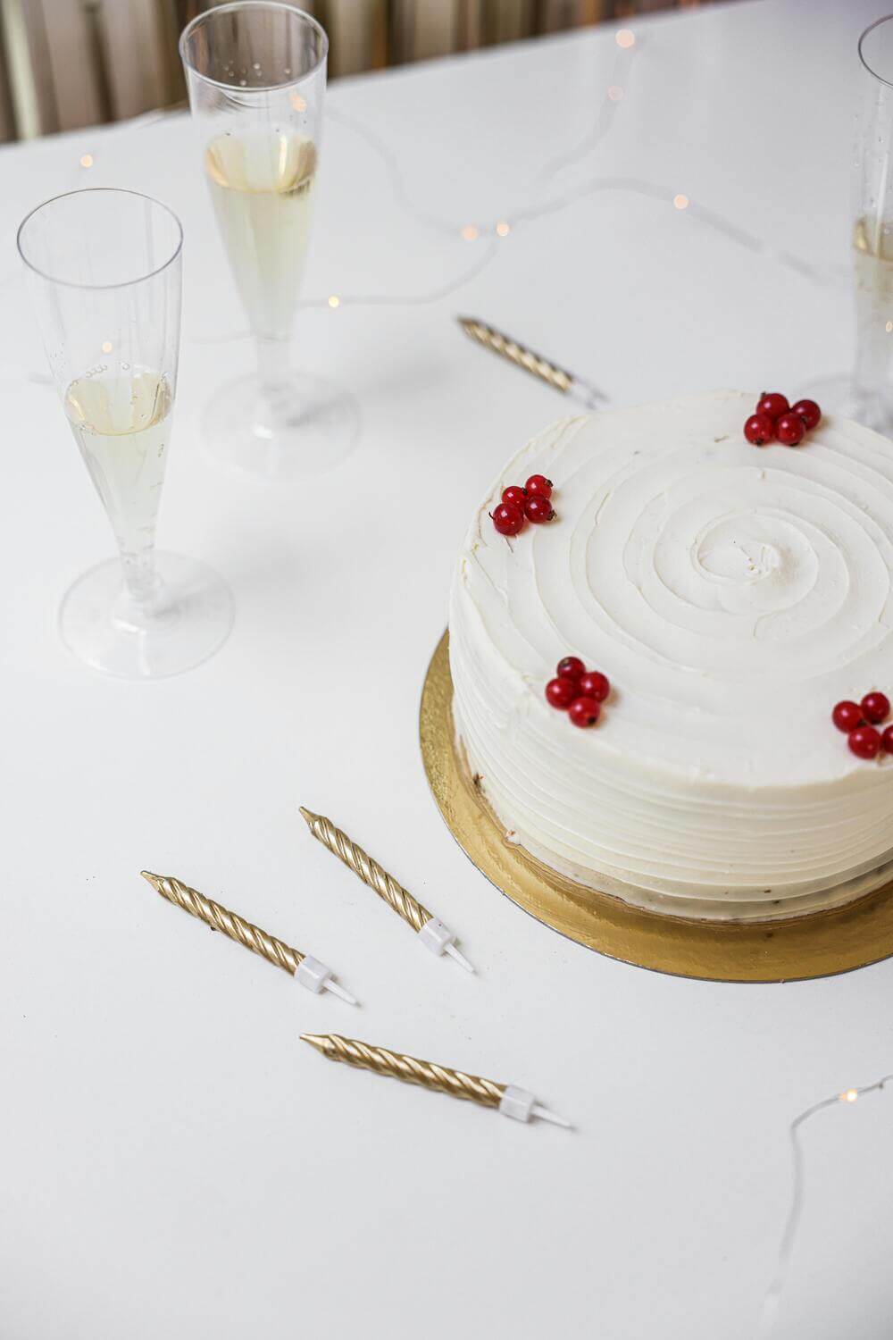 fête anniversaire gâteau champagne