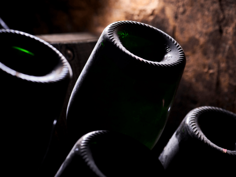 ¿Cuánto pesa una botella de champagne?