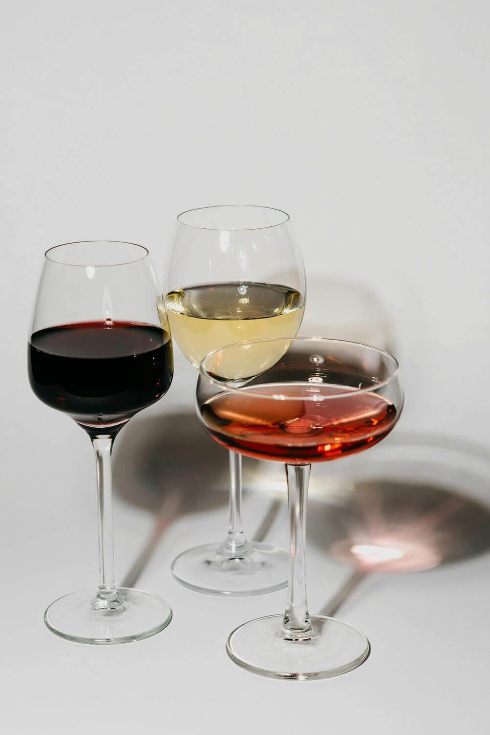 verres de vins blanc rouge rose