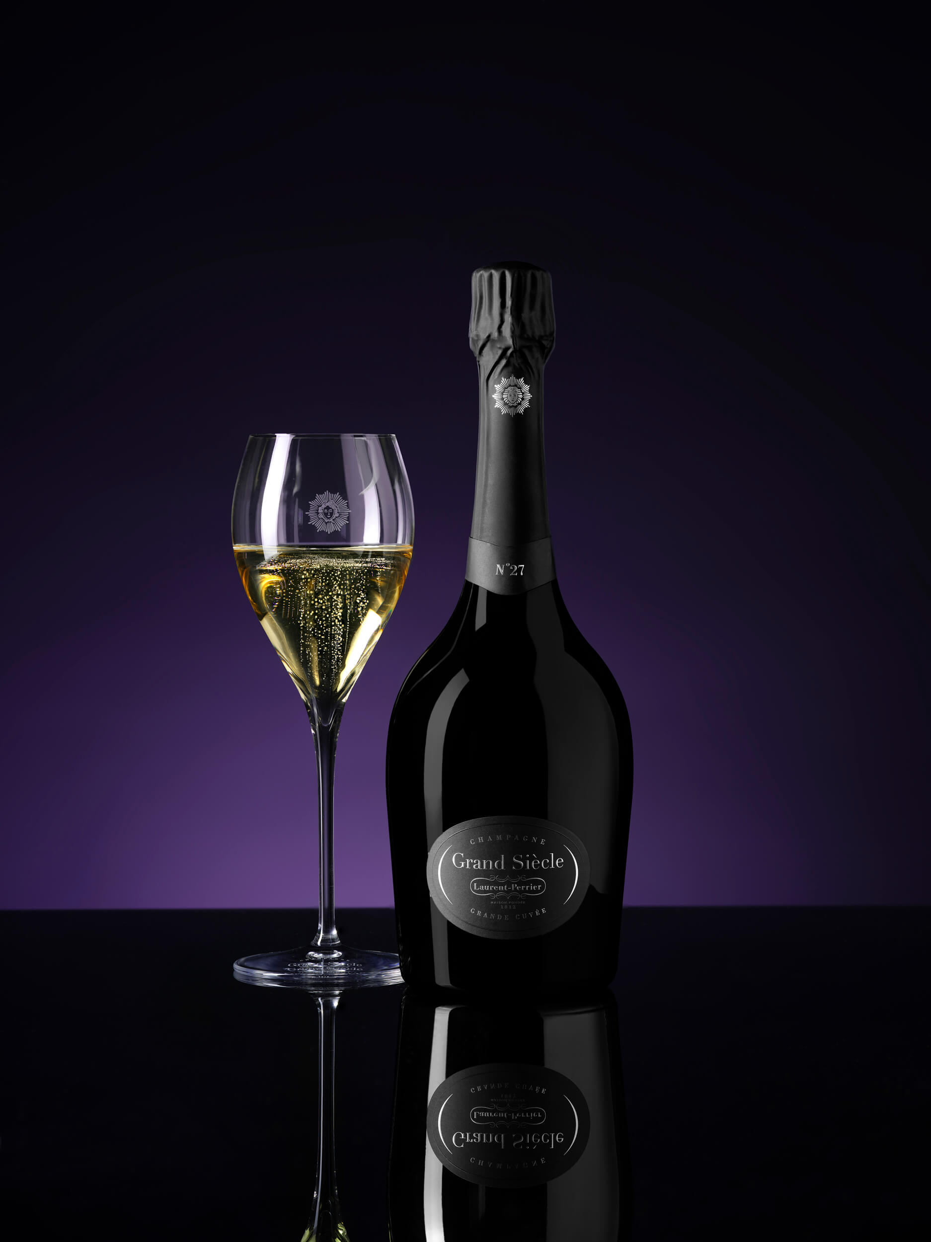 Grand Siècle Itération N°27 élu Champagne de l'Année 1 Grand Siècle Itération N°27 élu Champagne de l'Année 1