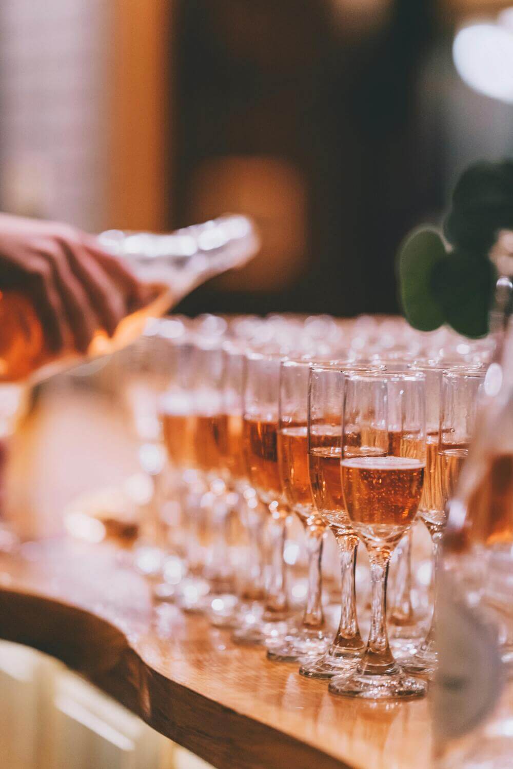 rosé champagne service